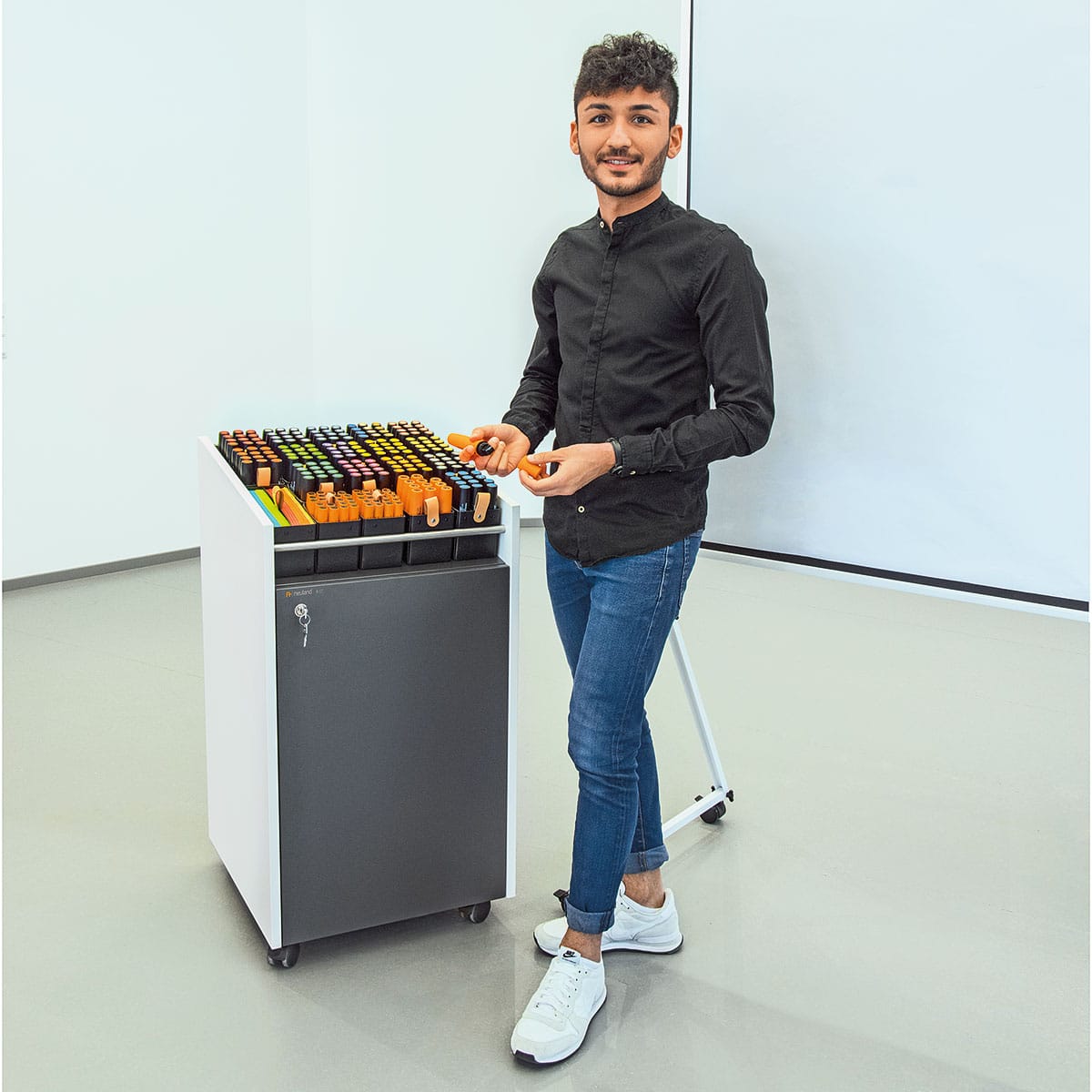 neuland-modstation-k-17-abschlie-bar-mobile-moderationsstation image 1