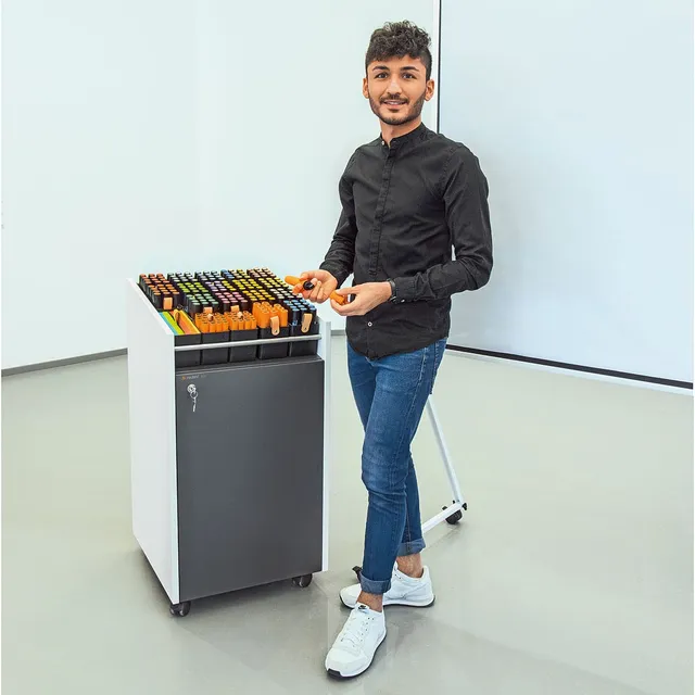 neuland-modstation-k-17-abschlie-barer-pr-sentationsschrank image 1