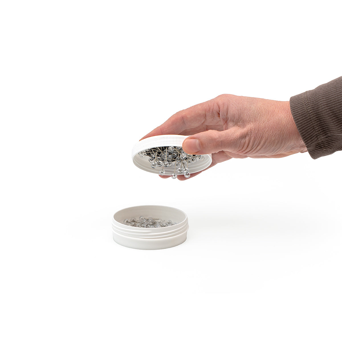 neuland-pinbox-nadeldose-mit-2-magneten-ohne-inhalt image 4