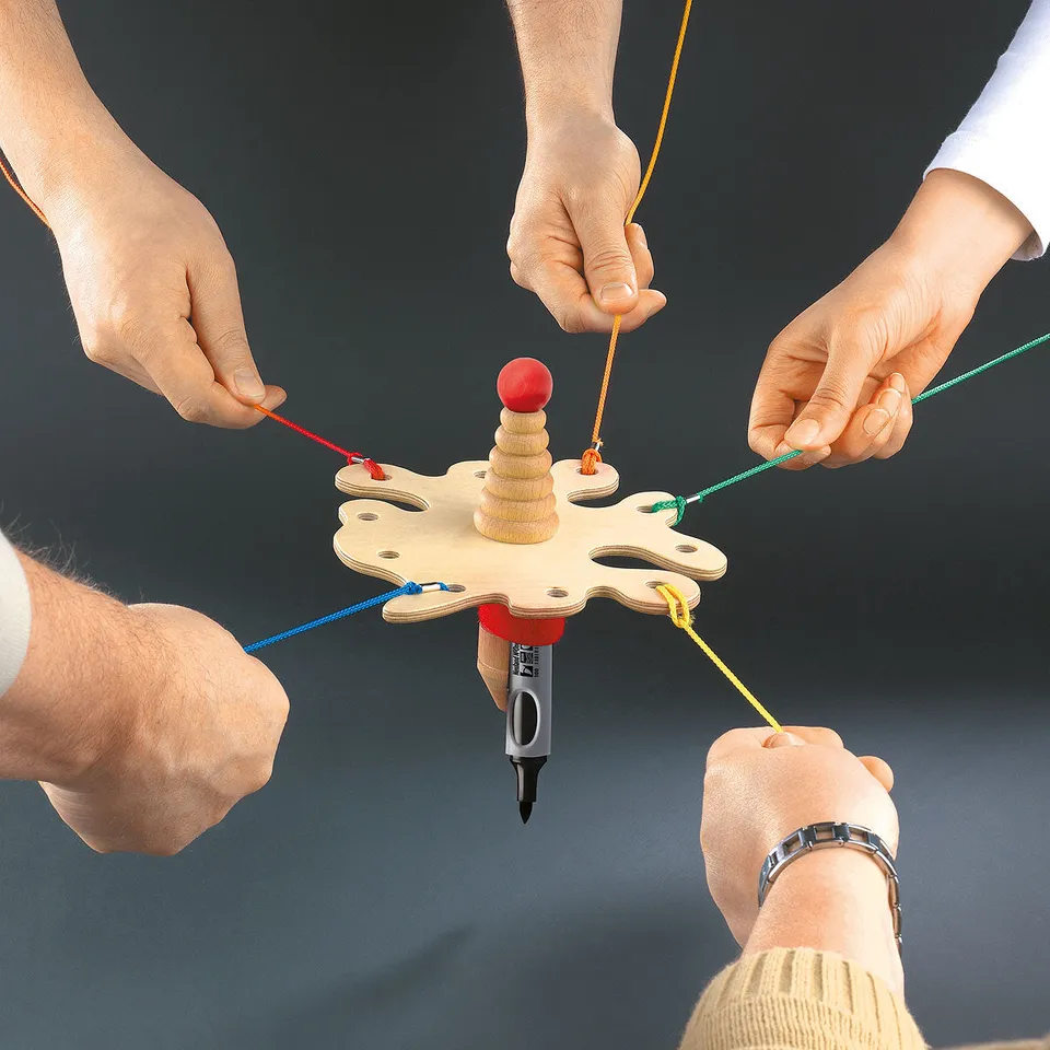 neuland-strippenzieher-teamspiel-f-r-bis-zu-10-personen image 1